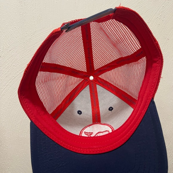 Vineyards Vine Whale Red Blue Snapback Mesh Trucker Hat - Picture 3 of 4
